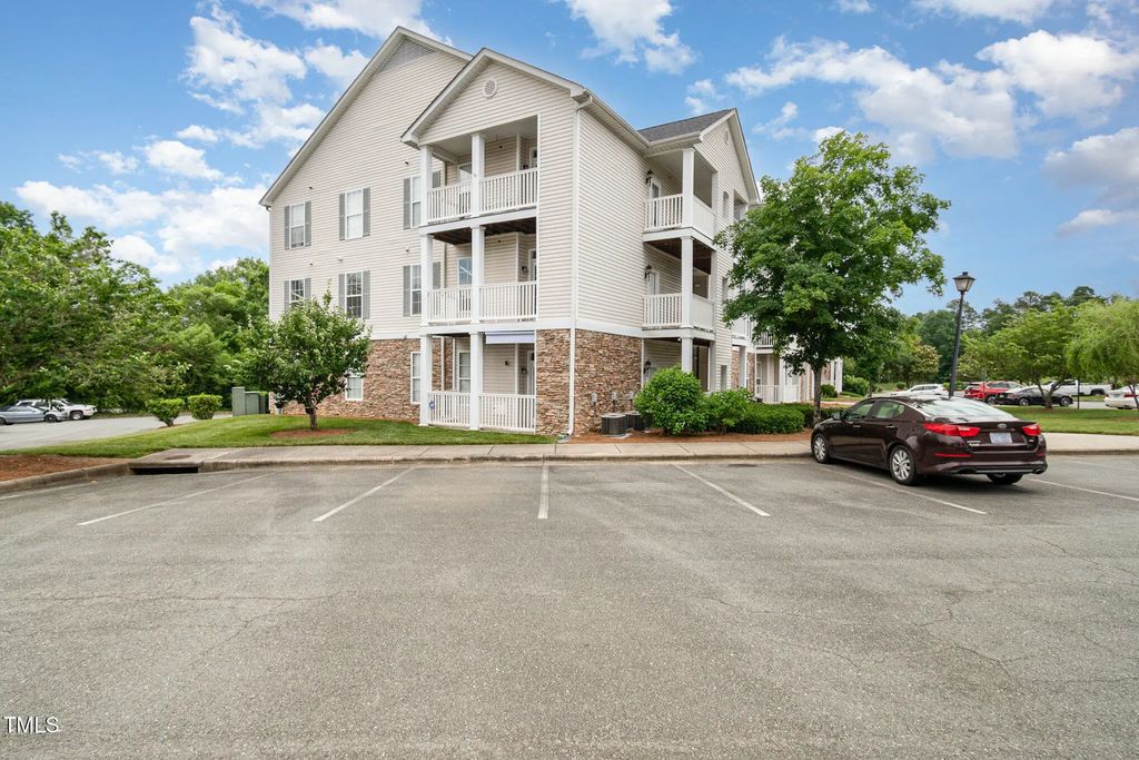 3009 Winston Drive Apt 90, Burlington