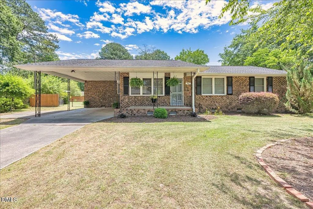 416 E Griswold Street, Selma