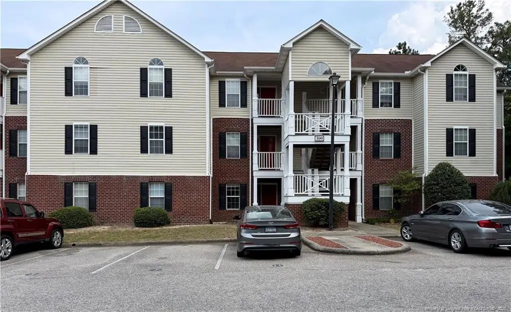 390 Bubble Creek Court 7, Fayetteville