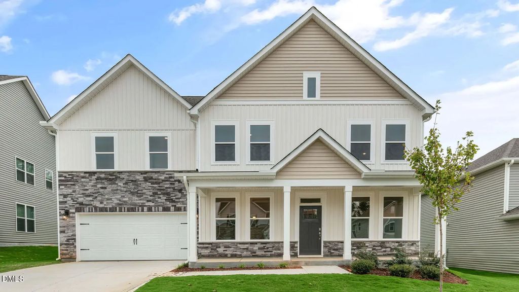 644 Bumblebee  Loop, Apex