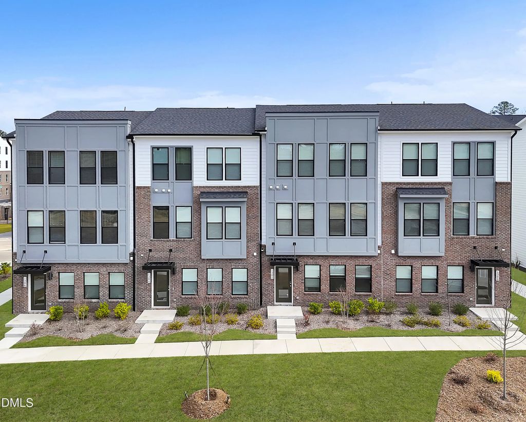 521 Hedrick Rdg Road, Cary