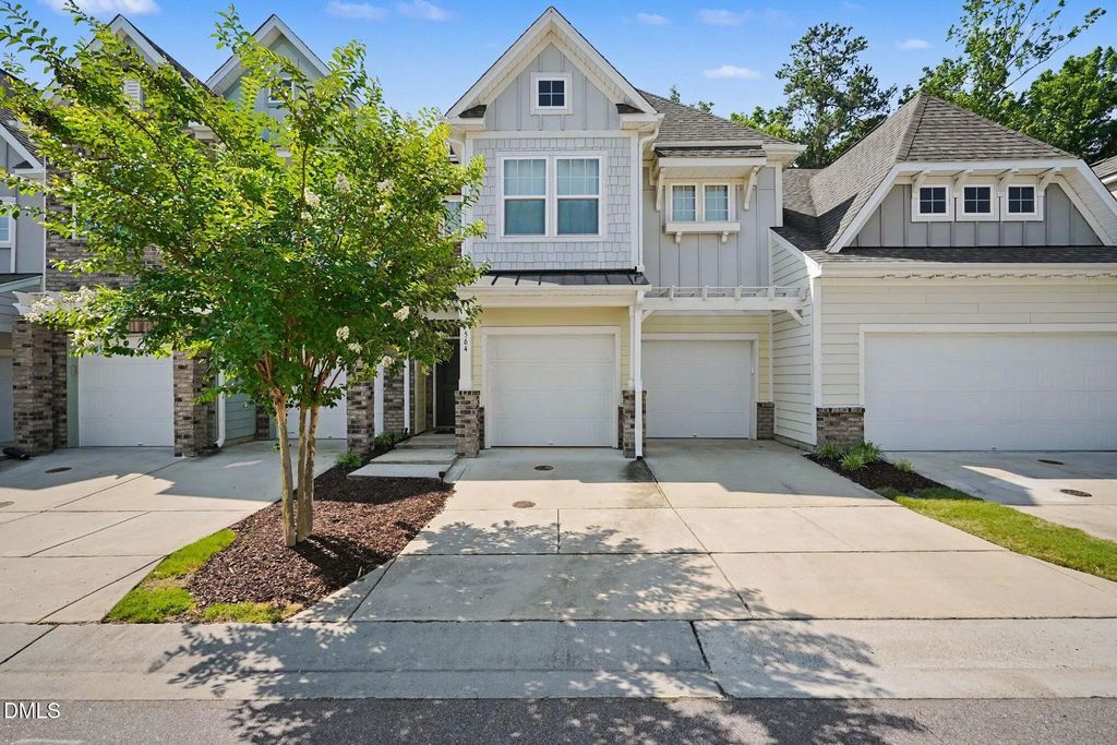 564 Chessie Station, Apex