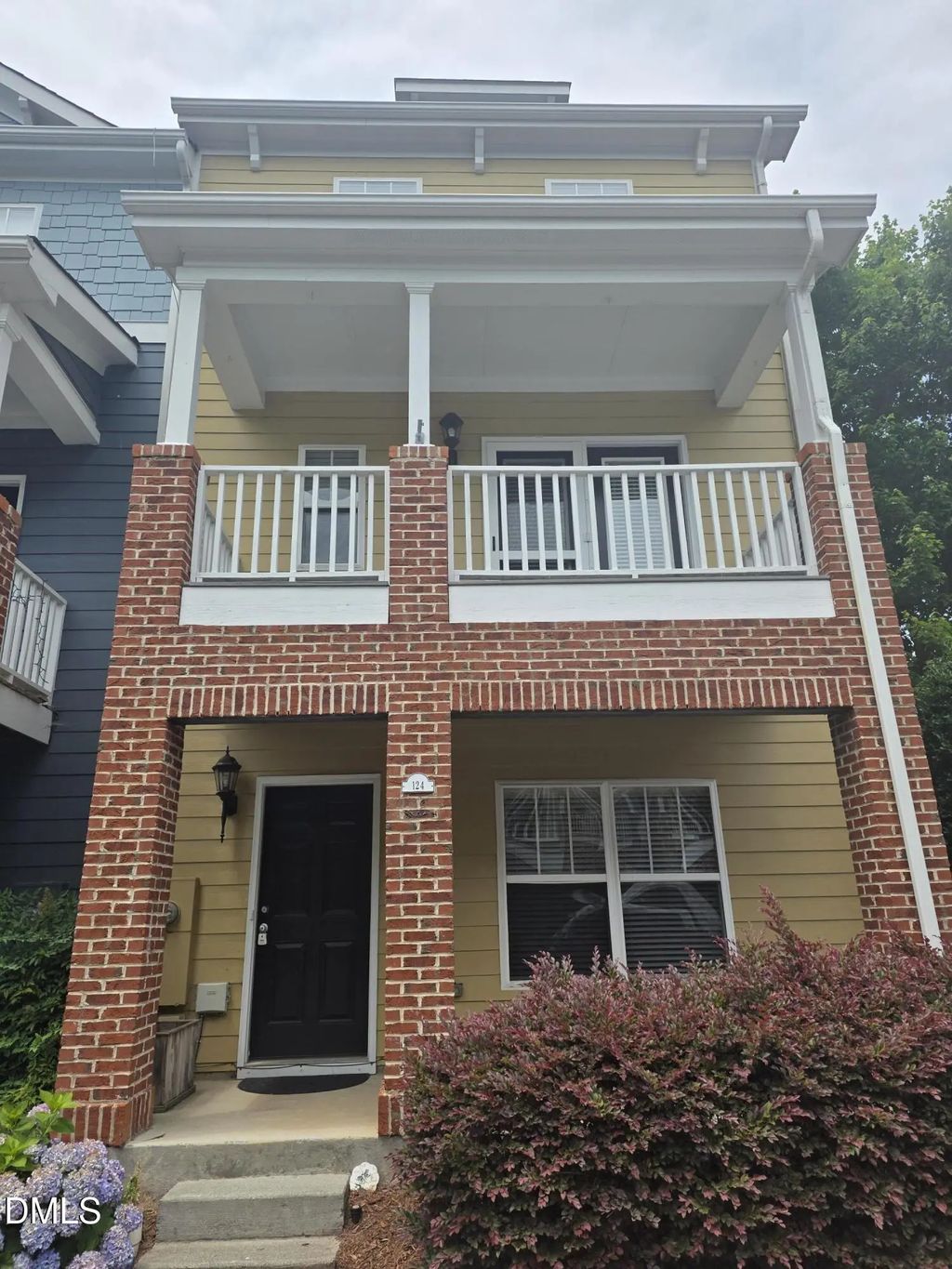 124 Braeside Court, Cary