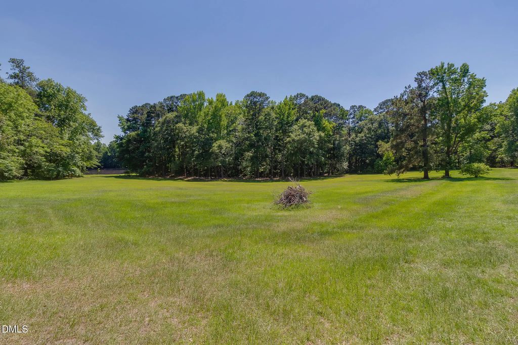890 Wiggins Road, Angier