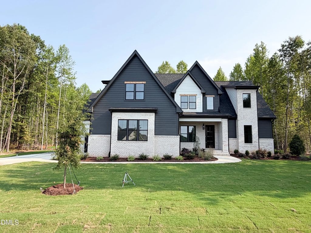 2453 Rosslare Mews Lane, Wendell
