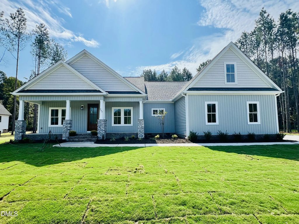 207 Hillstead Way, Smithfield