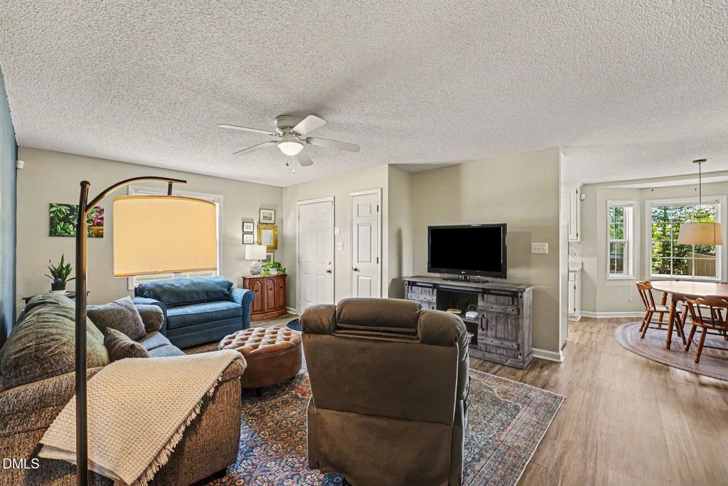 287 N Hickory Street, Angier