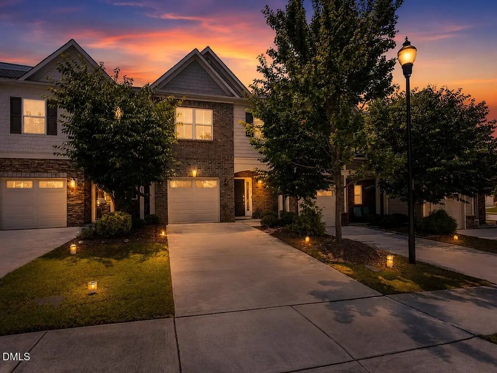 205 Castien Cove Place, Apex
