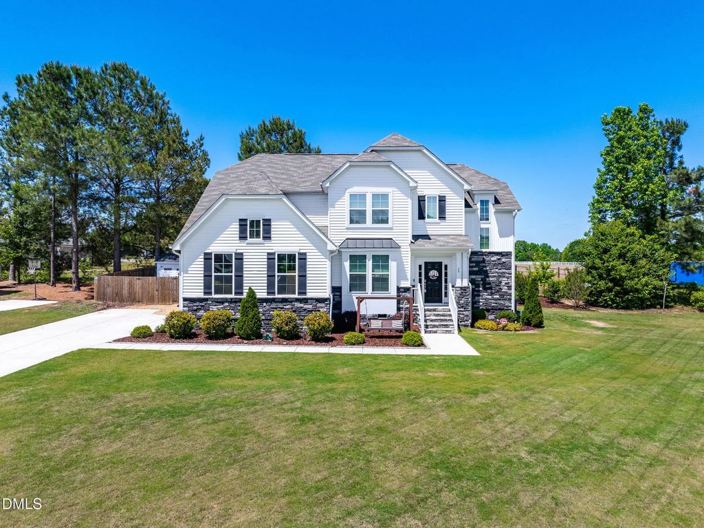59 Two Belles Court, Angier