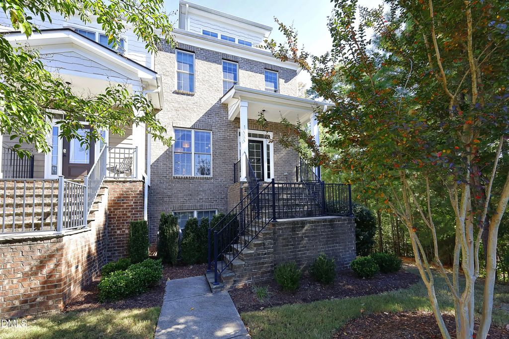 1050 Residents Club Drive, Cary