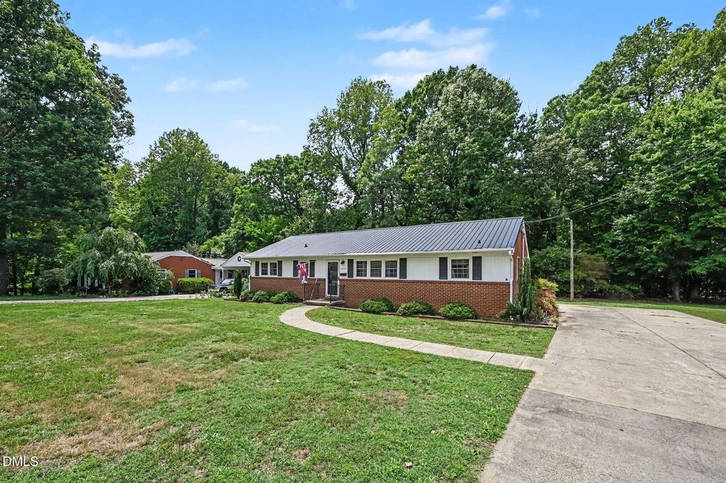 525 N Carr Street, Mebane