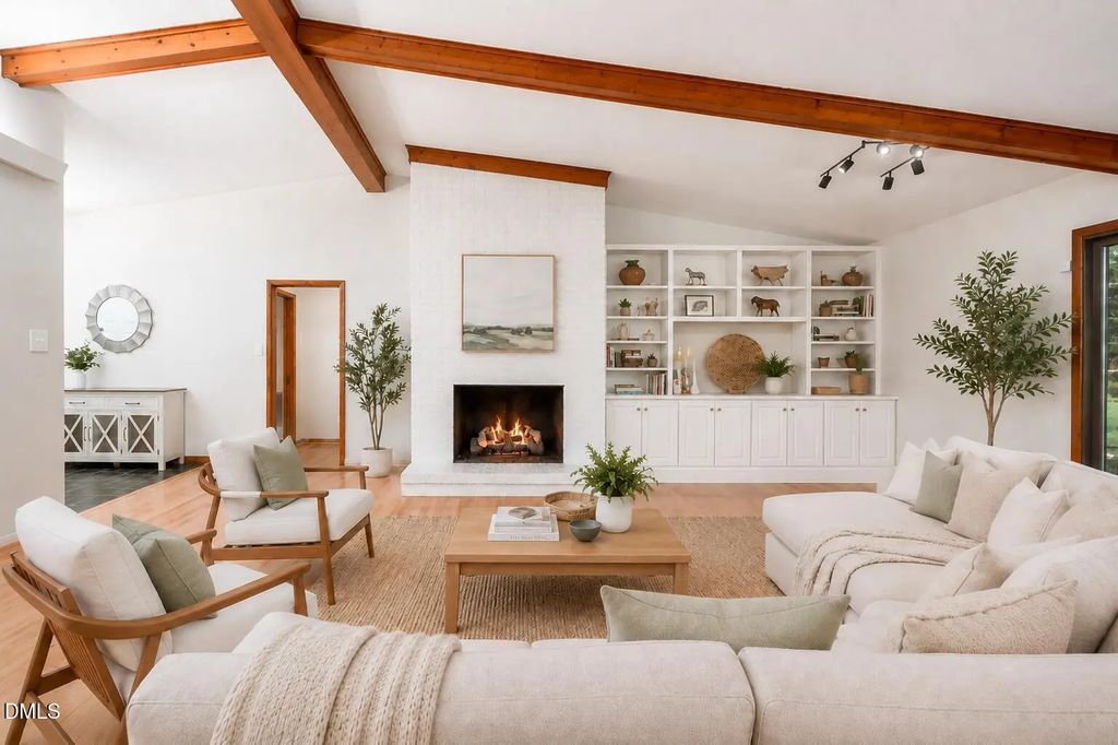 1020 Burning Tree Drive, Chapel Hill