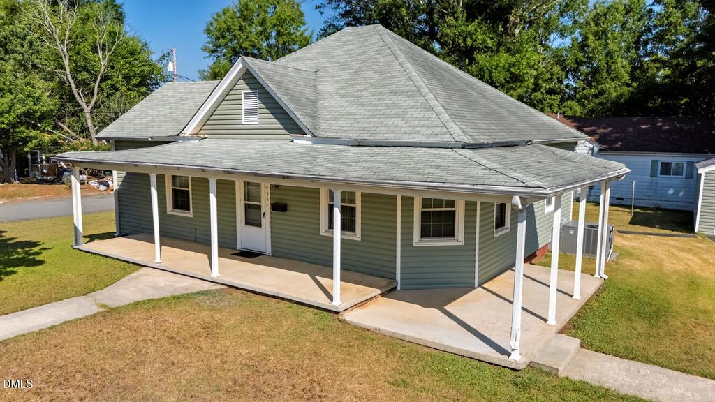 725 Everett Street, Burlington