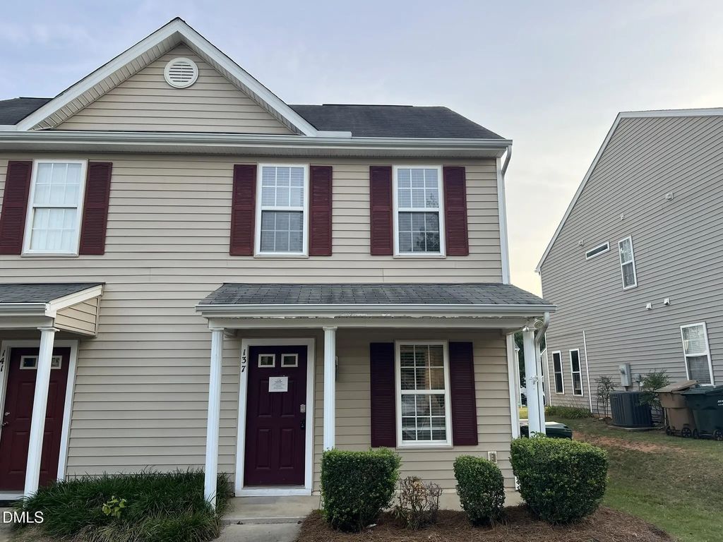 137 Buchanan Lane, Clayton