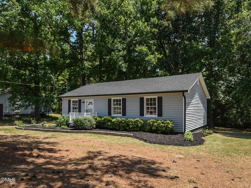 939 Cheves Road, Zebulon