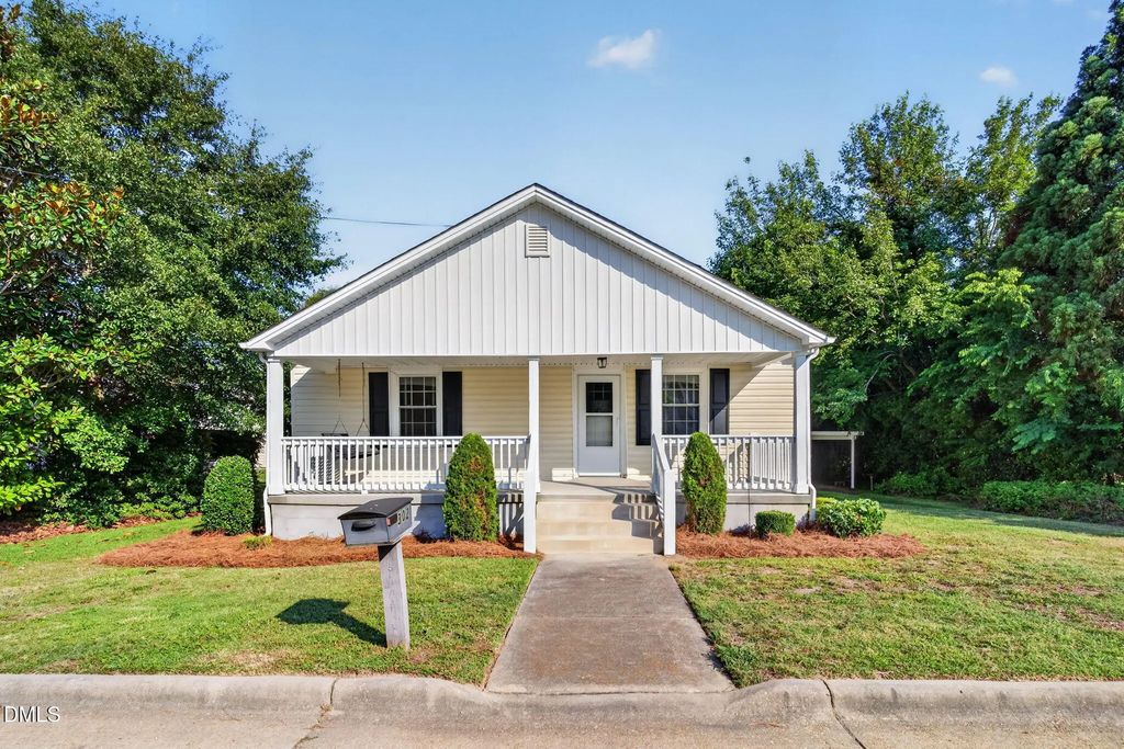 302 S Mckay Avenue, Dunn