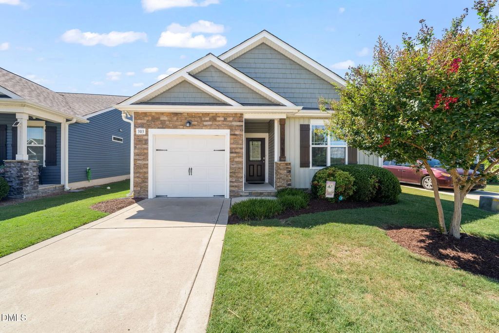 303 Bella Square, Smithfield