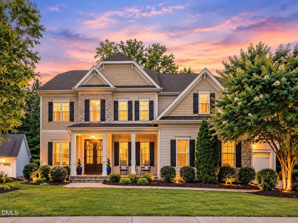 917 Cambridge Hall Loop, Apex