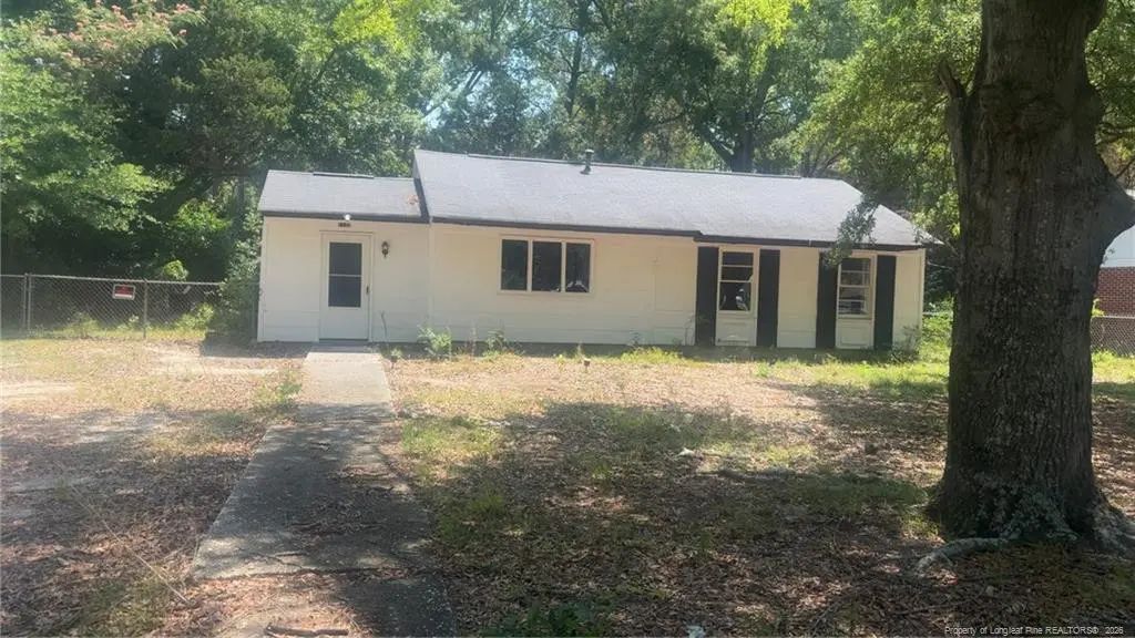 1122 S Pine Street, Laurinburg