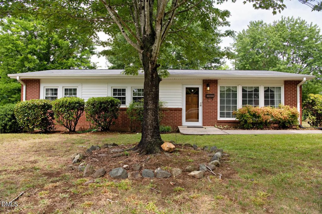731 Oakgrove Drive, Graham