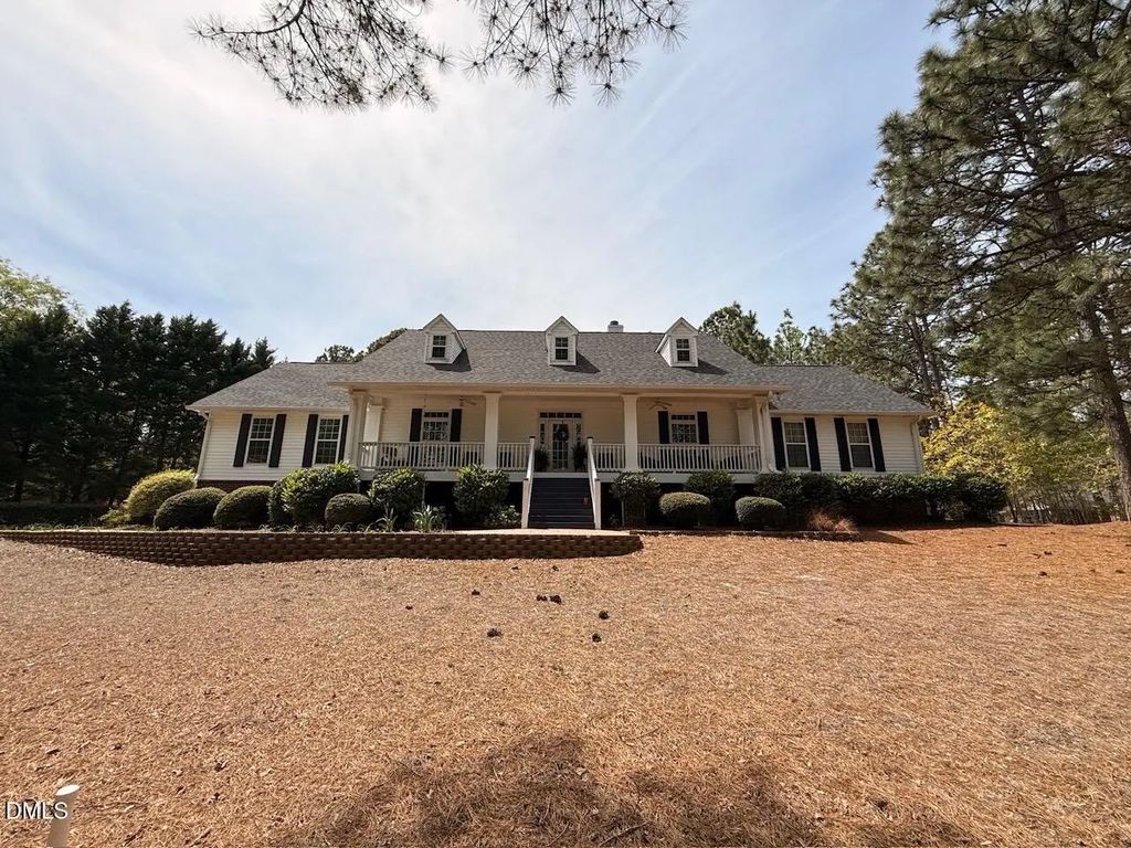 109 Sweetbriar Court, West End