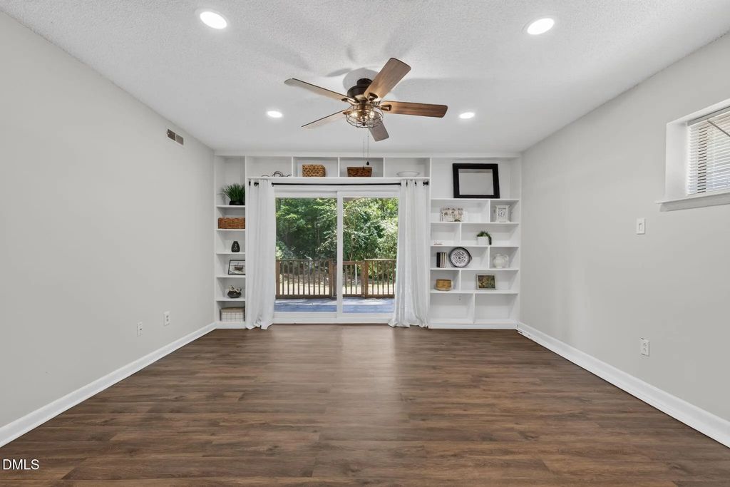 546 Pine Ridge Place, Raleigh