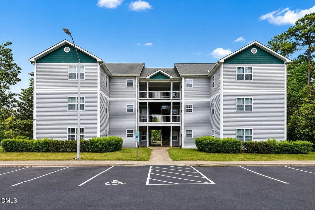 2031 Wolfmill Drive #301, Raleigh