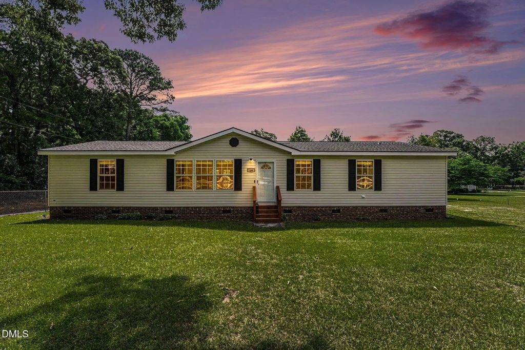 694 John Lee Road, Dunn