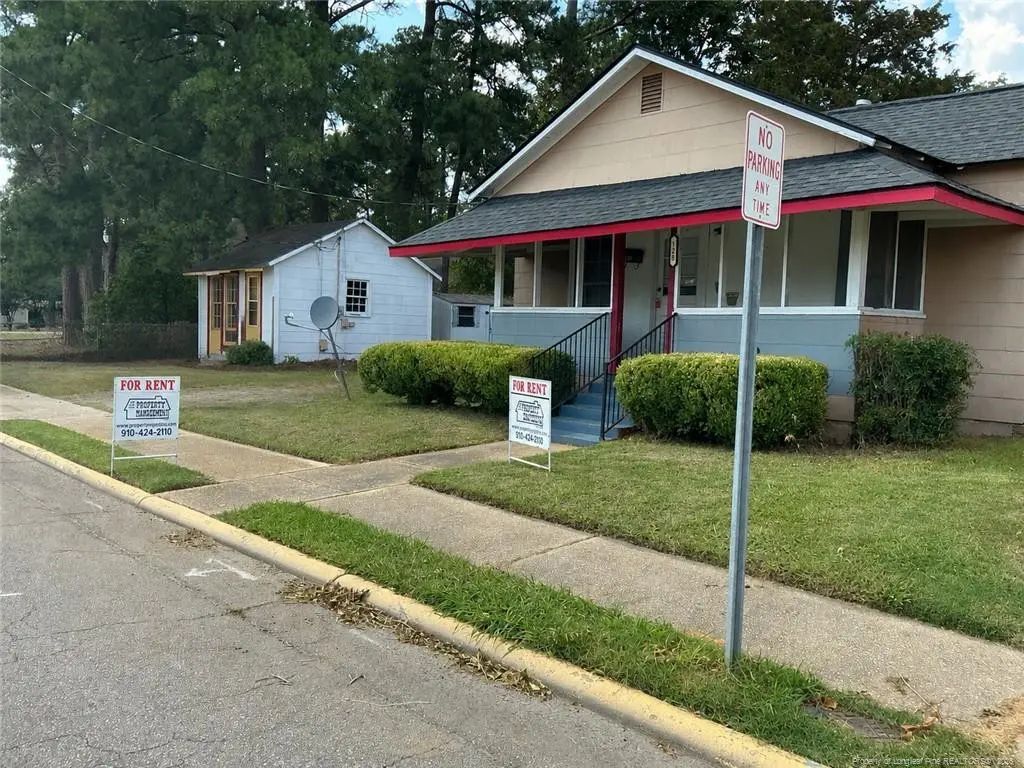 120 W Elwood Avenue, Raeford