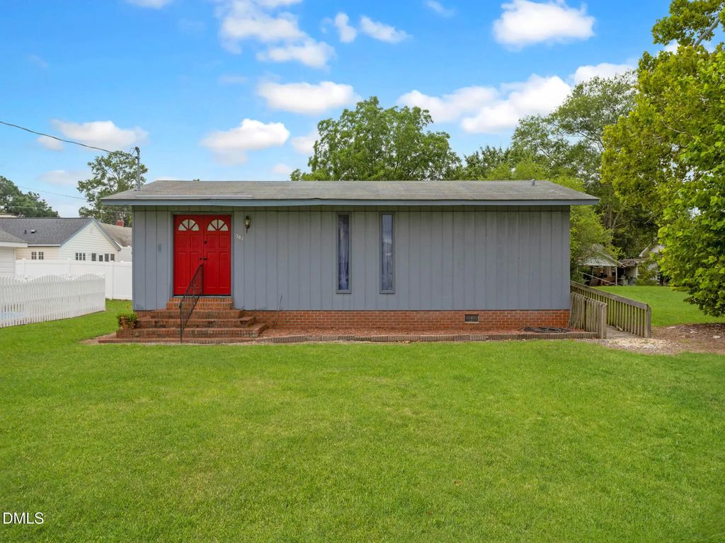 207 Price Street, Pine Level