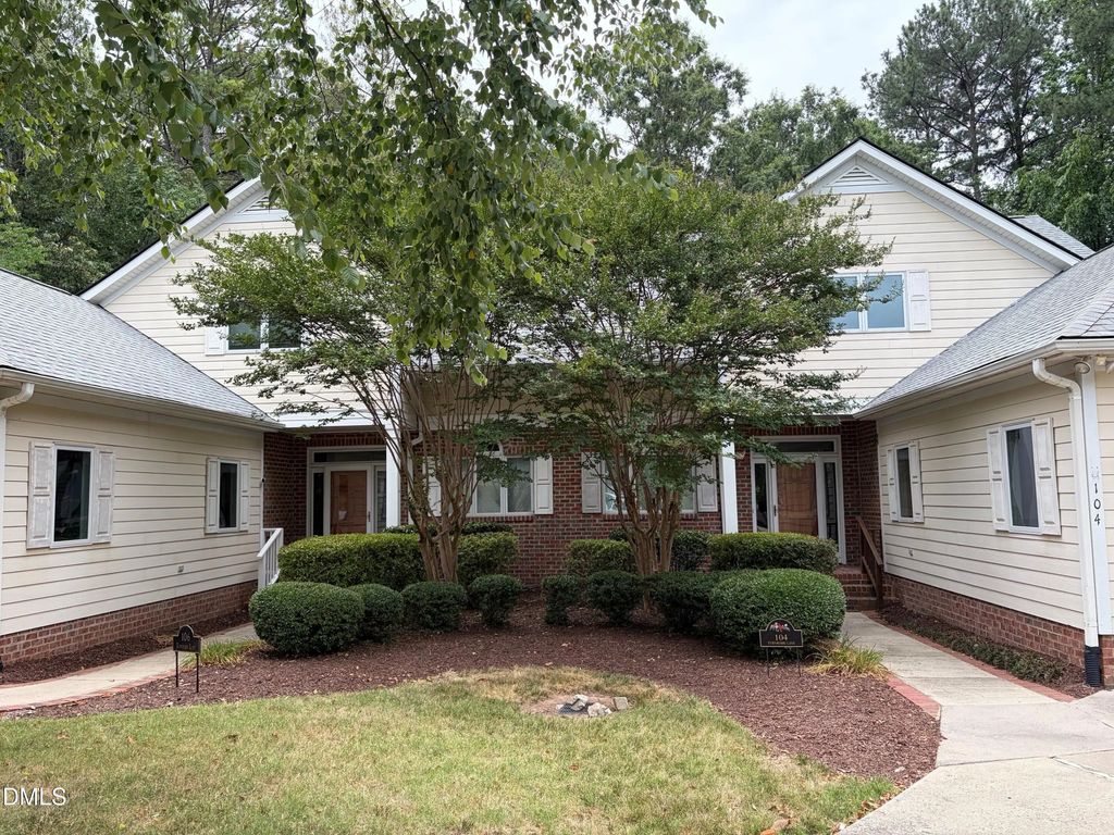 104 Turnberry Lane, Chapel Hill