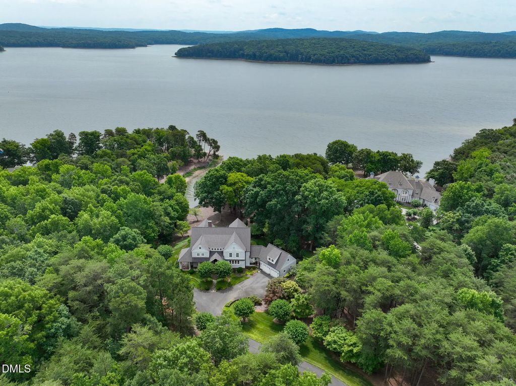 2375 Southpoint Lane, New London