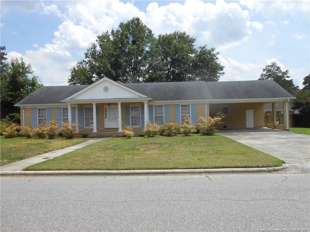 305 W 32 Street, Lumberton