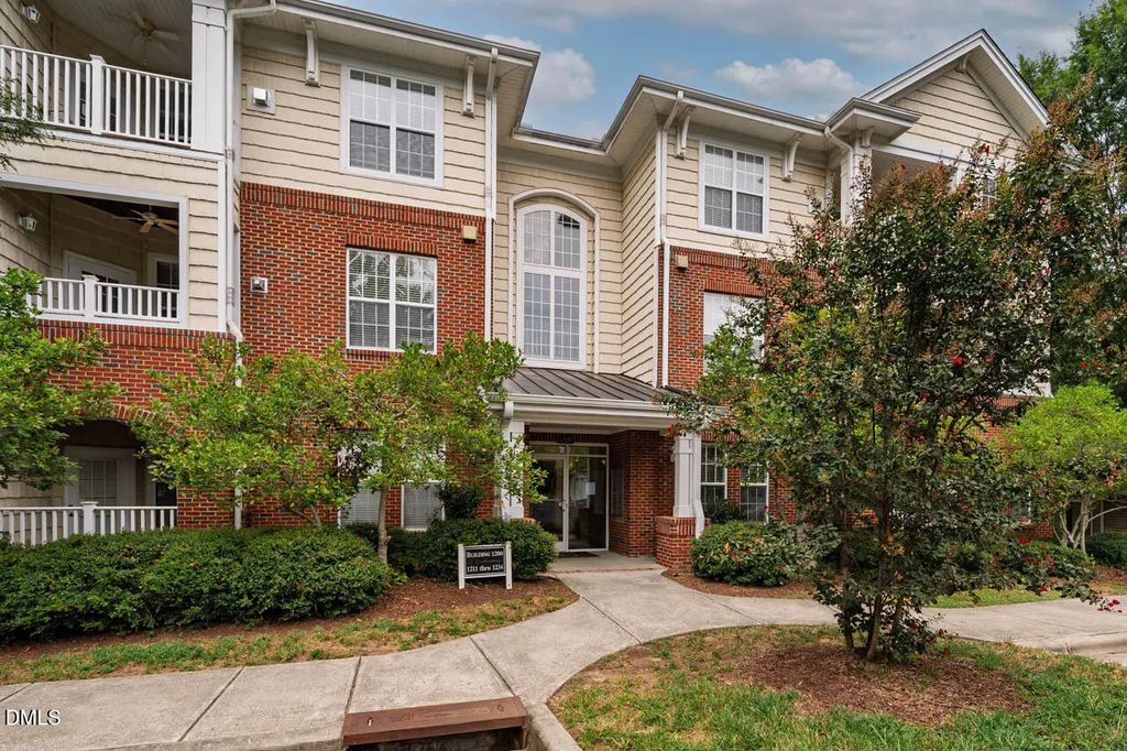 1221 Arborgate Circle, Chapel Hill
