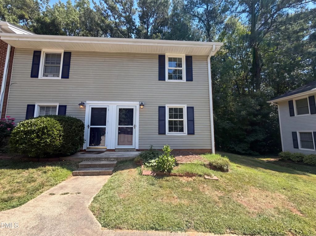 1041 Nottingham Court, Cary