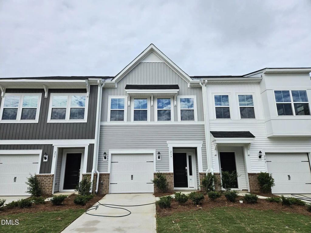 239 Elyse Overlook Lp 42, Sanford