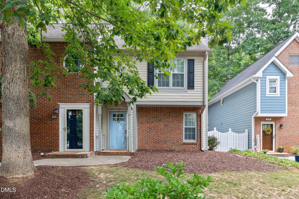 102 Westview Cove Lane, Cary