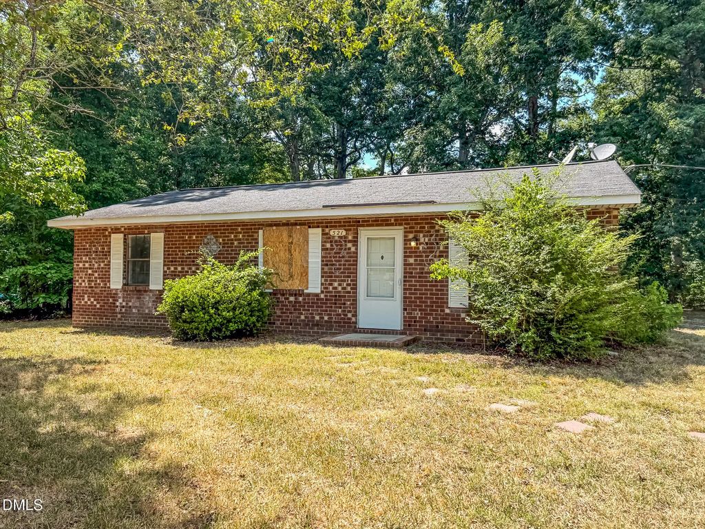 521 Locust Road, Hillsborough