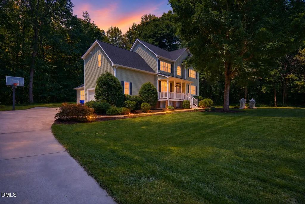 2120 Thoroughbred Drive, Hillsborough