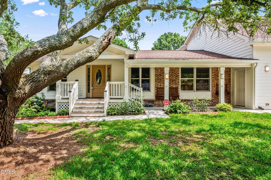 810 Bryn Mawr Court, Apex