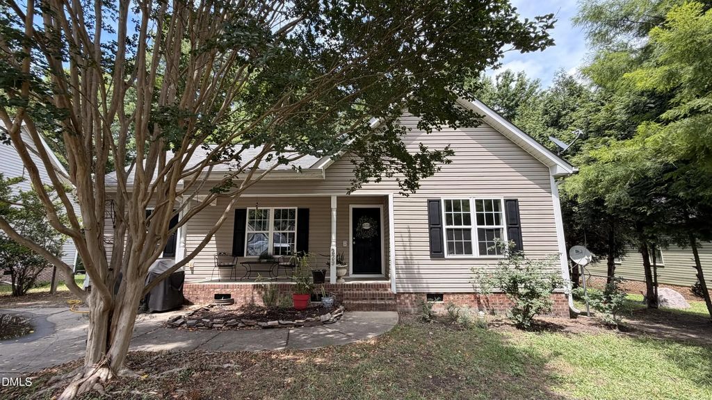229 Sterling Way, Angier