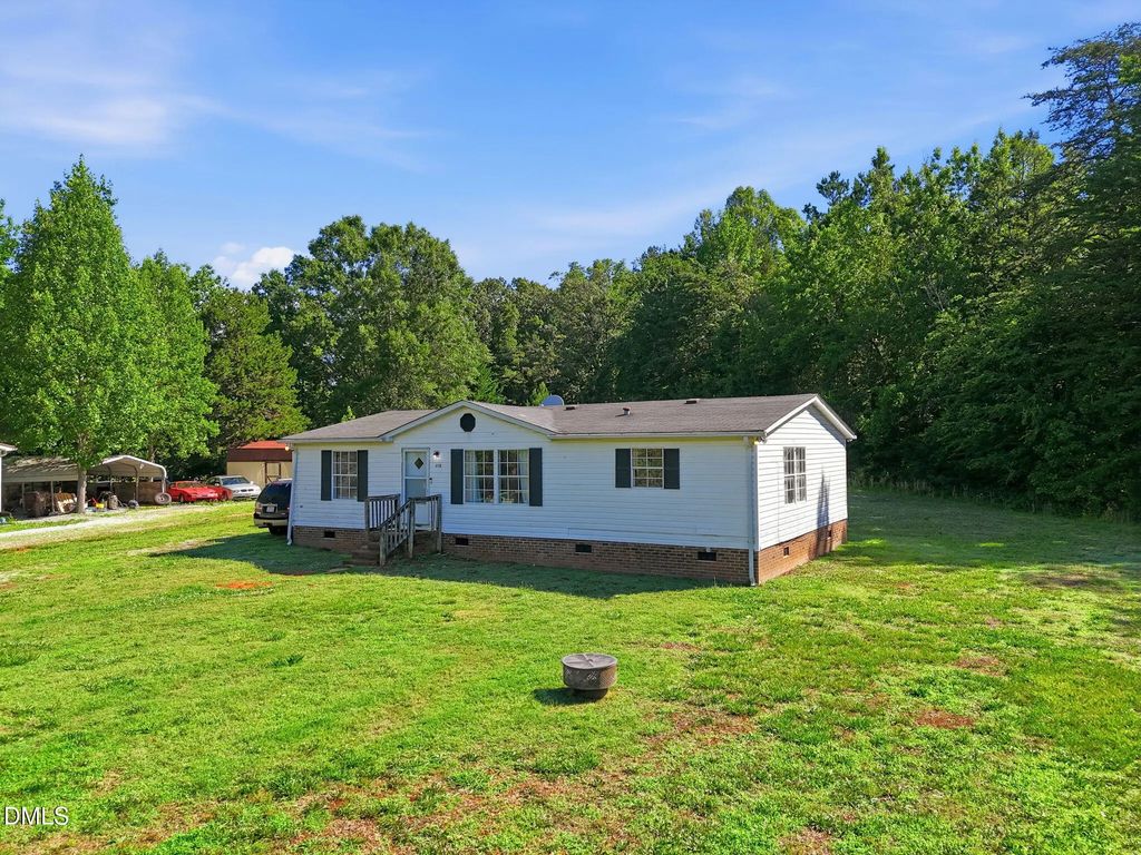215 Dixon Lane, Roxboro