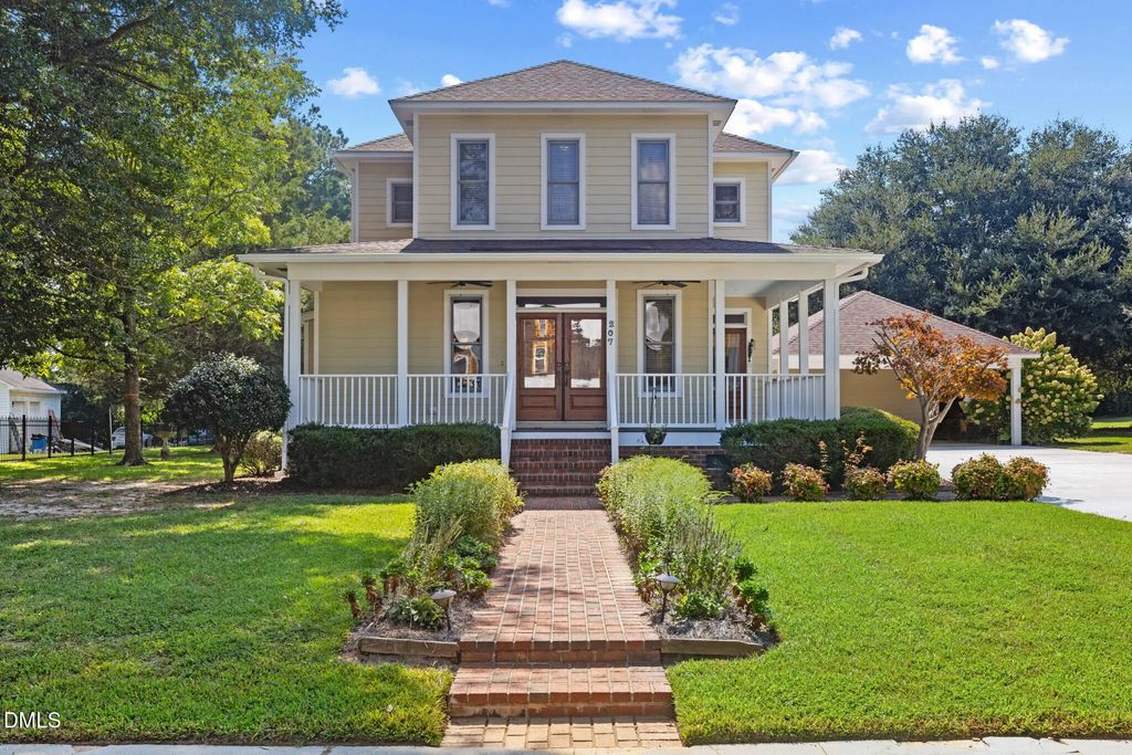 207 N Hopkins Avenue, Spring Hope