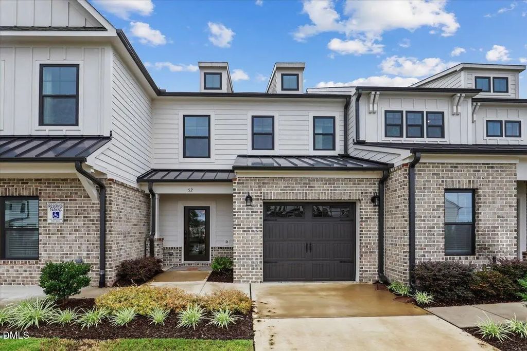 52 Paperwhite Place, Clayton