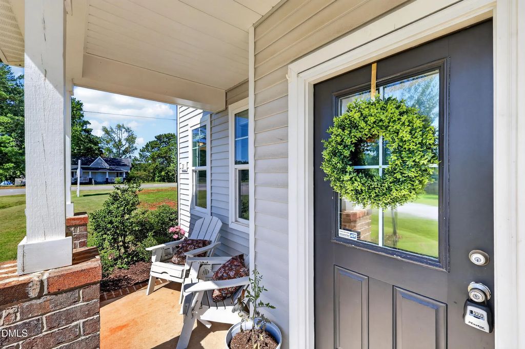 21 Longbow Drive, Middlesex