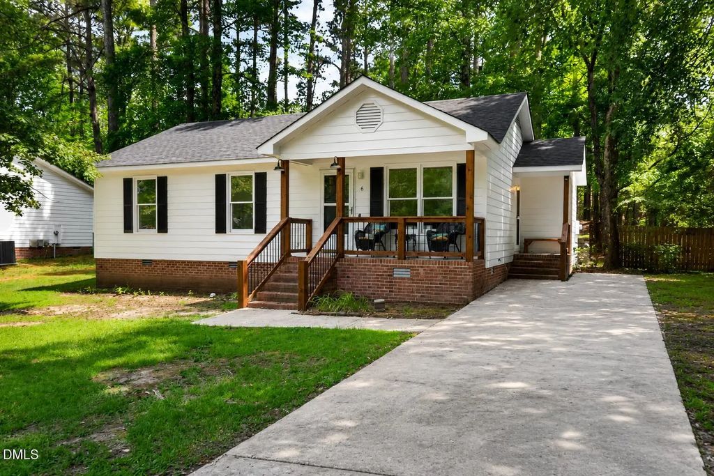 6 Olde Tavern Drive, Wendell