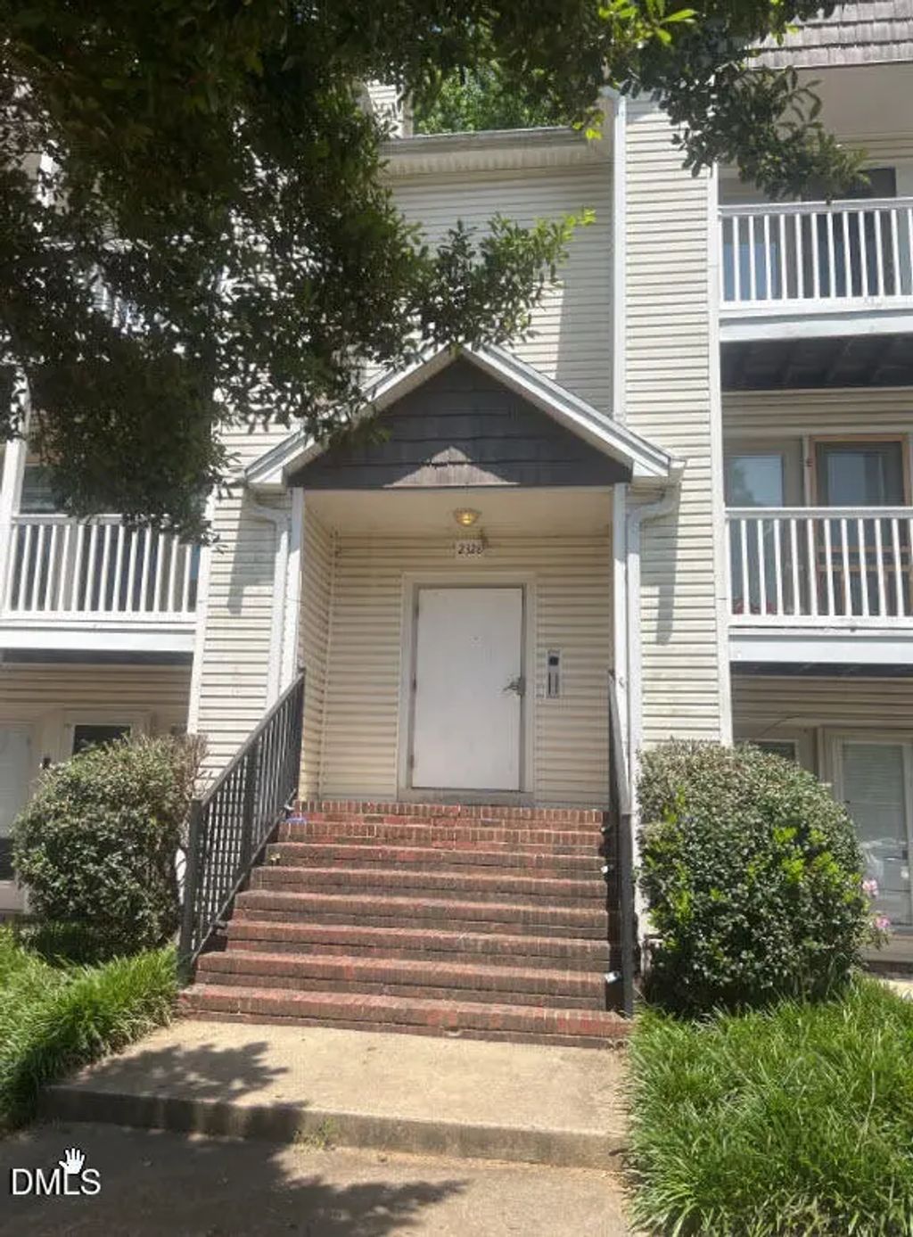 2328 W Vandalia Road F- 18, Greensboro