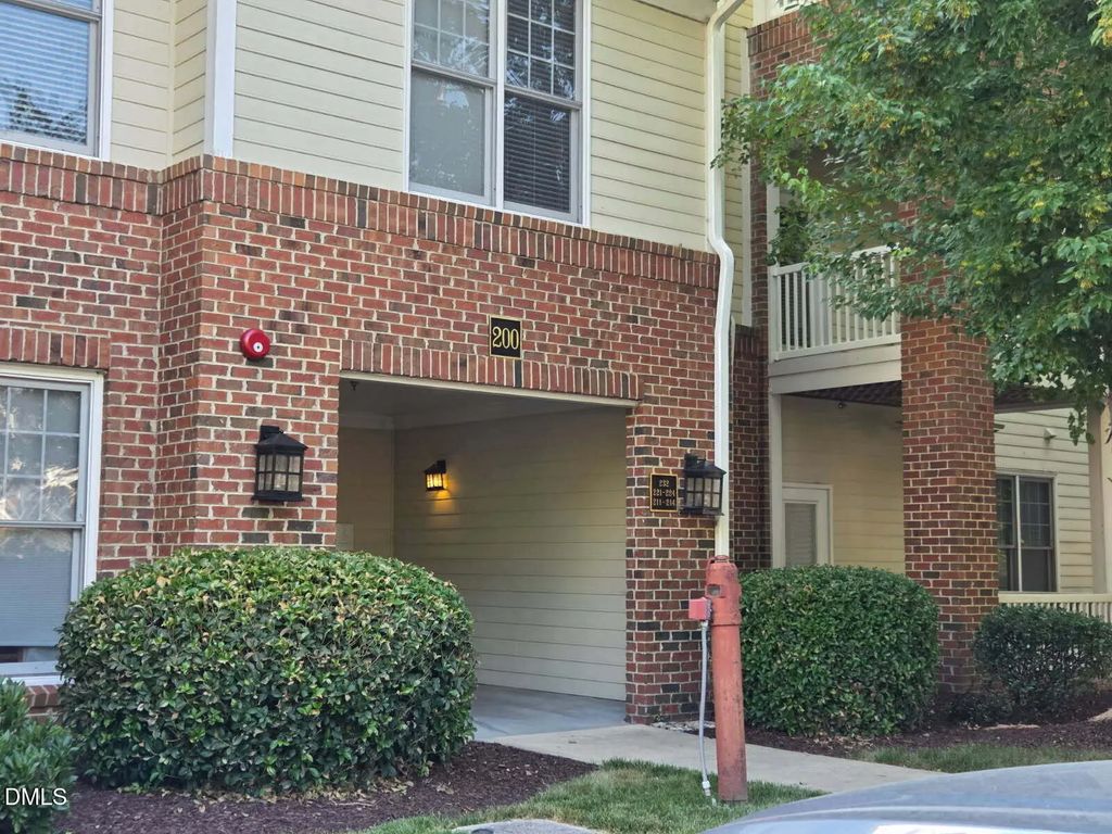 224 Waterford Lake Drive, Cary