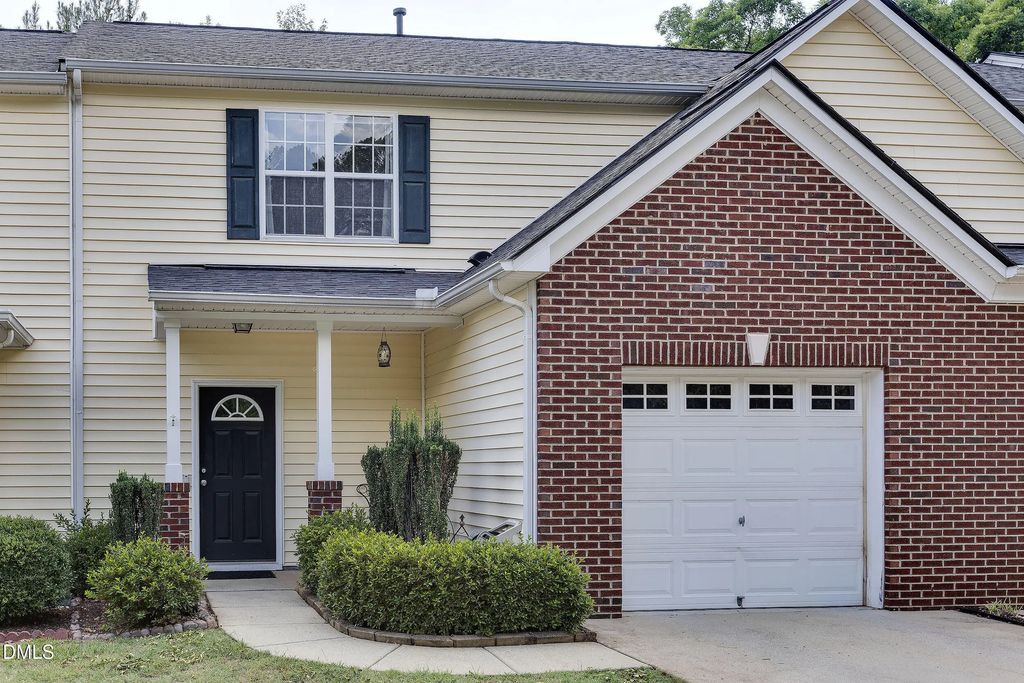 138 Cline Falls Drive, Holly Springs