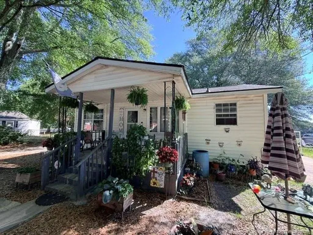 816 Commerce Street, Fayetteville